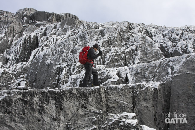 Close to the summit ridge of Ngga Pulu (© P. Gatta)