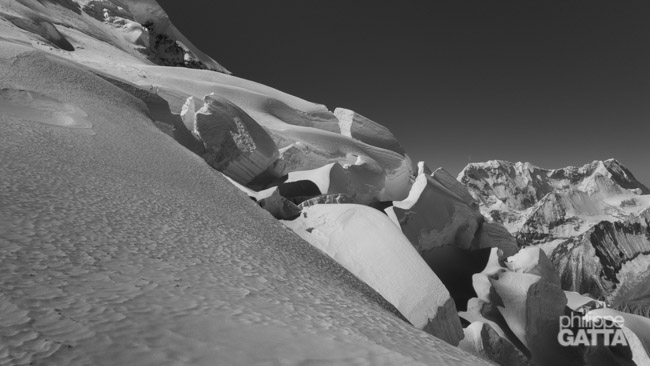 Between C2 and C3 at 6,800 m (© P. Gatta)