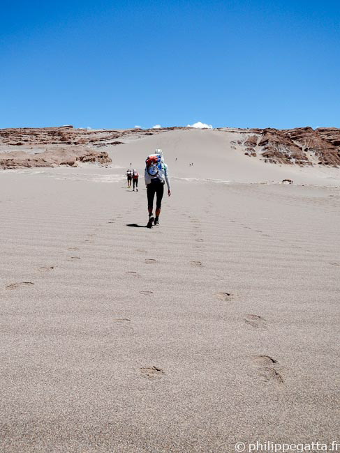Crossing the Cordillera de la Sal (© P. Gatta)