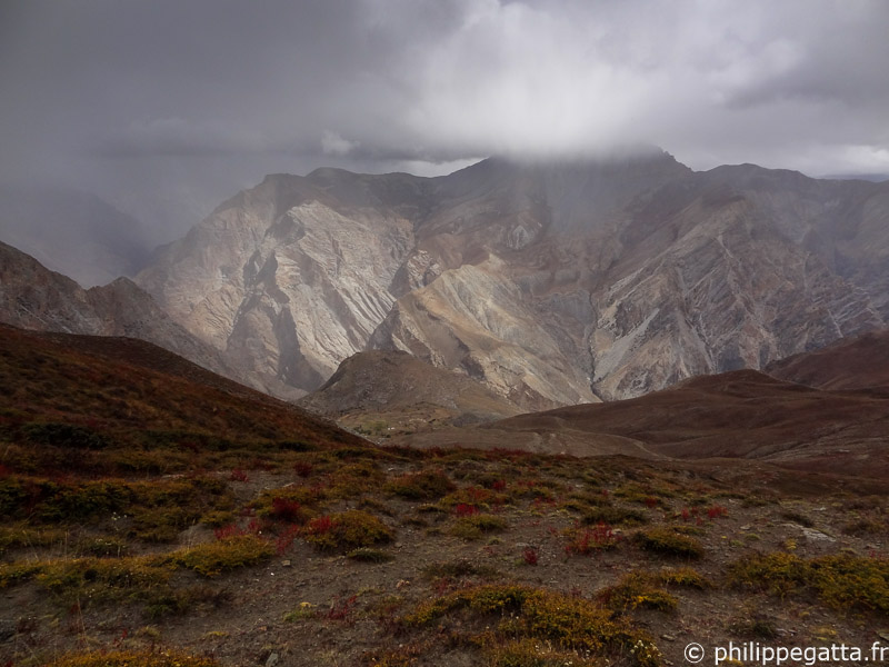 On the way down to Pho, Dolpo (© P. Gatta)