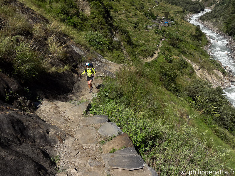 Anna around Manaslu (© P. Gatta)