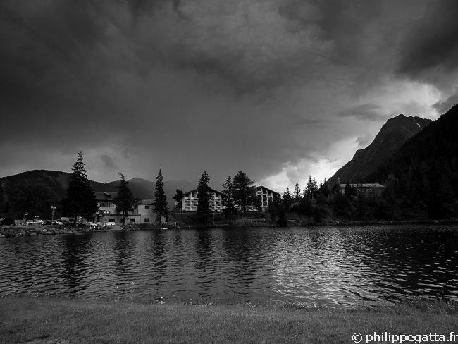 TMB: Champex and its lake (© P. Gatta)