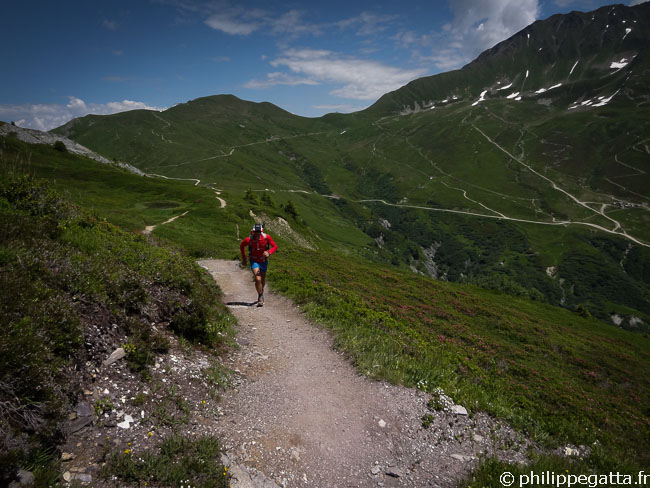 TMB: Descent from Col de Balme (© A. Gatta)