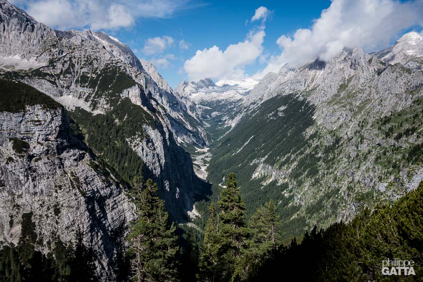 The Reintal valley and the Zugspitze in the background, Germany (© P. Gatta)